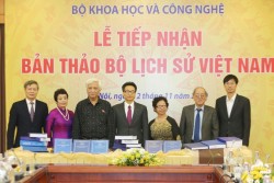 Bộ Khoa học và Công nghệ tiếp nhận bản thảo bộ Quốc sử Việt Nam