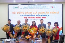 Bảo vệ thành công LATS chuyên ngành Việt Nam học cấp Hội đồng đánh giá luận án của NCS. Hoàng Hồng Anh