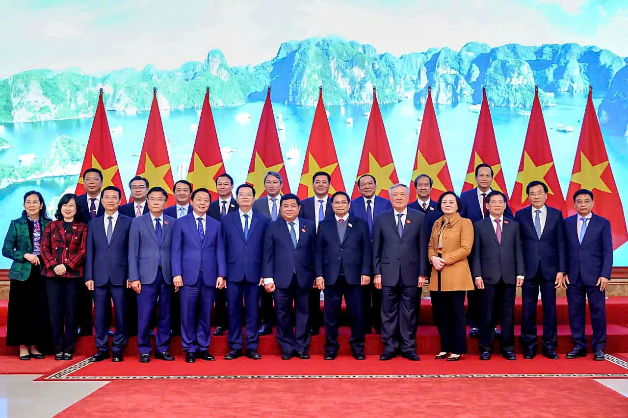 Góp ý cho dự thảo Văn kiện của Ban Chấp hành Trung ương khóa XIII trình Đại hội XIV của Đảng: Phát huy lợi thế thể chế, xây dựng Nhà nước kiến tạo dẫn dắt phát triển và bộ máy quản trị quốc gia hiệu năng, hiệu lực, hiệu quả