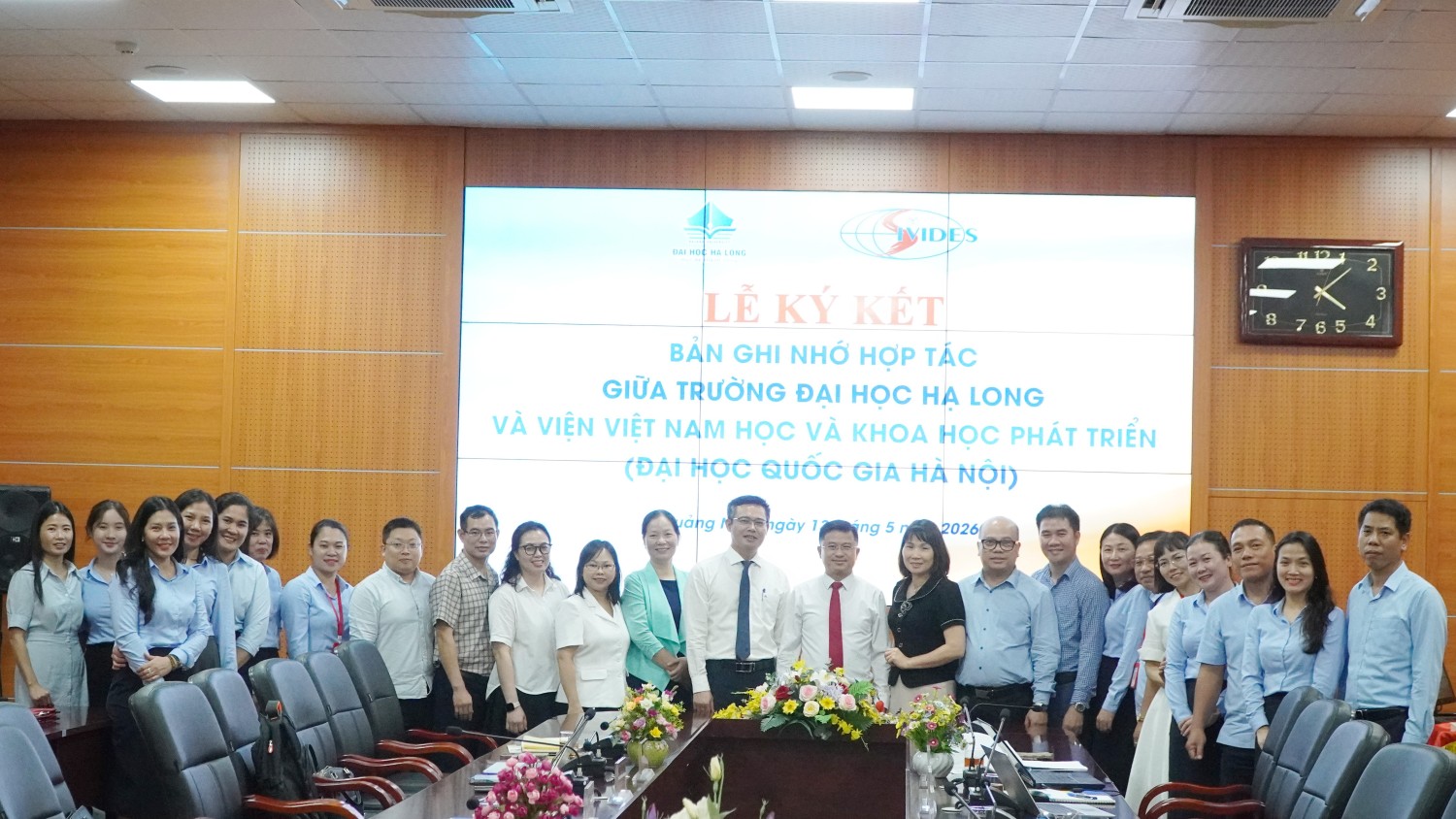 Viện Việt Nam học và Khoa học phát triển ký kết biên bản ghi nhớ hợp tác với trường Đại học Hạ Long